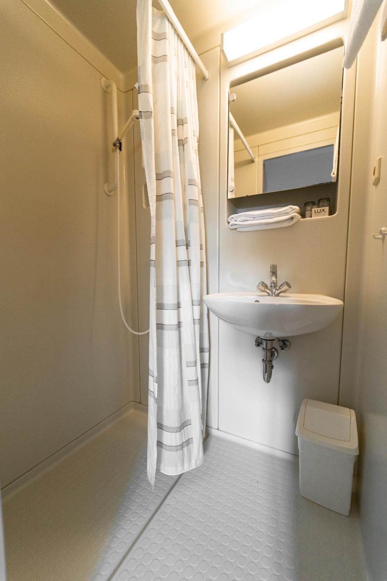 Berghotel Deutscher Flieger Wasserkuppe Gersfeld Habitación foto
