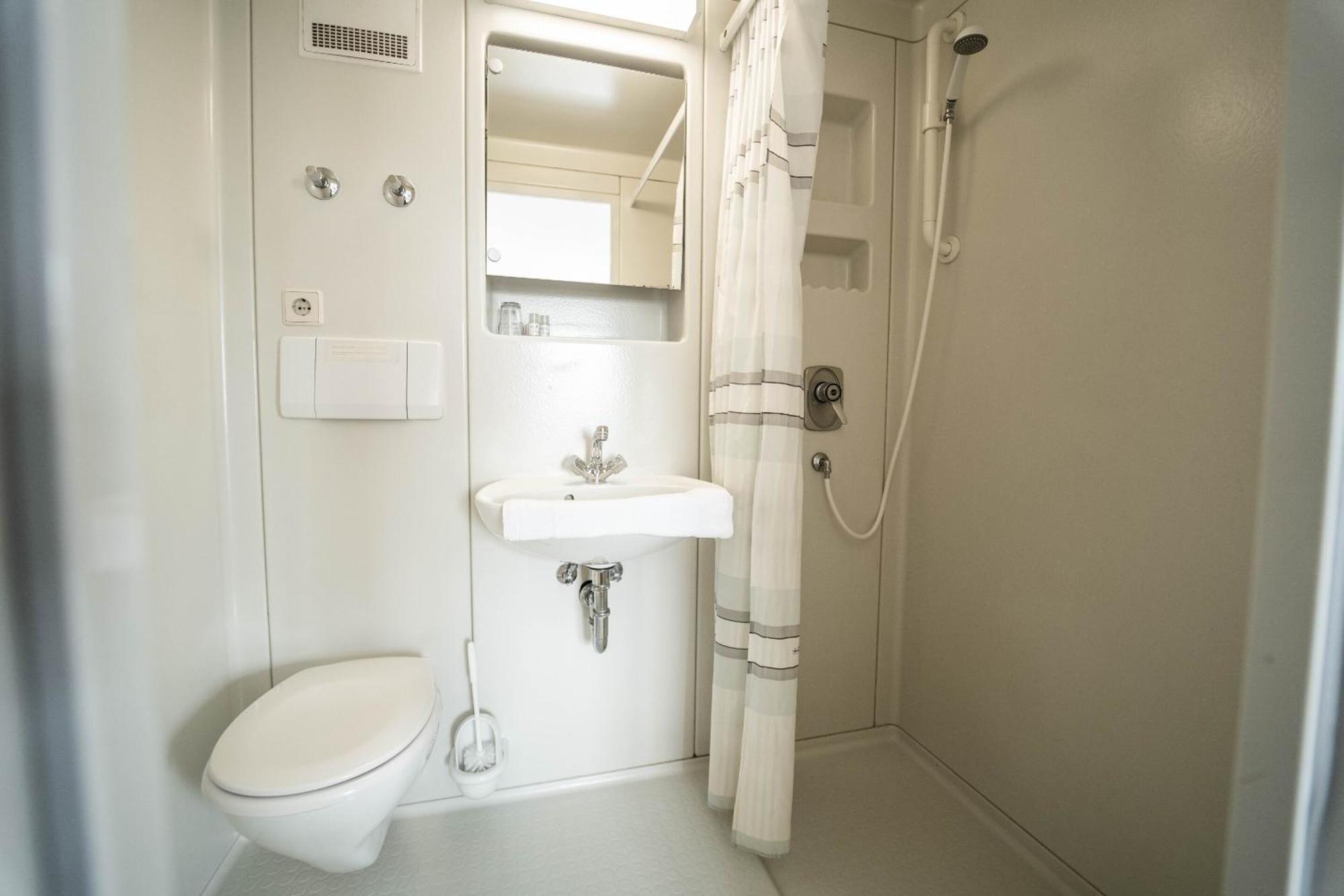 Berghotel Deutscher Flieger Wasserkuppe Gersfeld Habitación foto